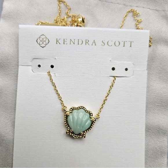 Kendra Scott Brynne Gold Shell Short Pendant Necklace in Sea Green Chrysocolla - Picture 2 of 10